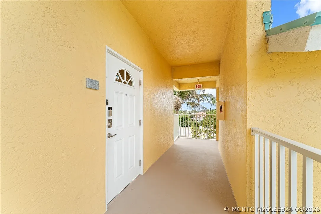 2 bed, 2.5 bath, 1186 sqft, $3,000 — Photo 3