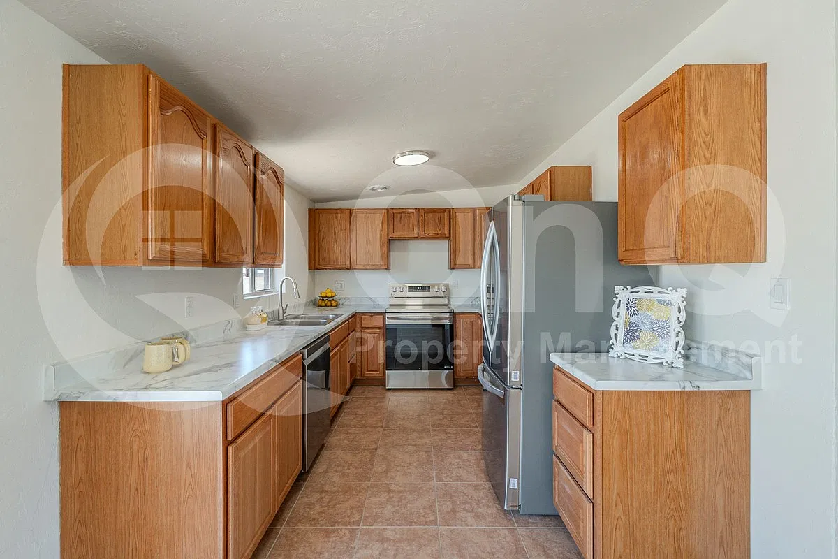 4 bed, 2.0 bath, 1500 sqft, $1,795 — Photo 4
