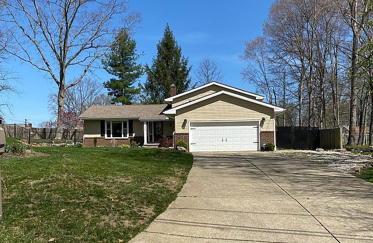 2nd image of 4556 Williamsburg Dr