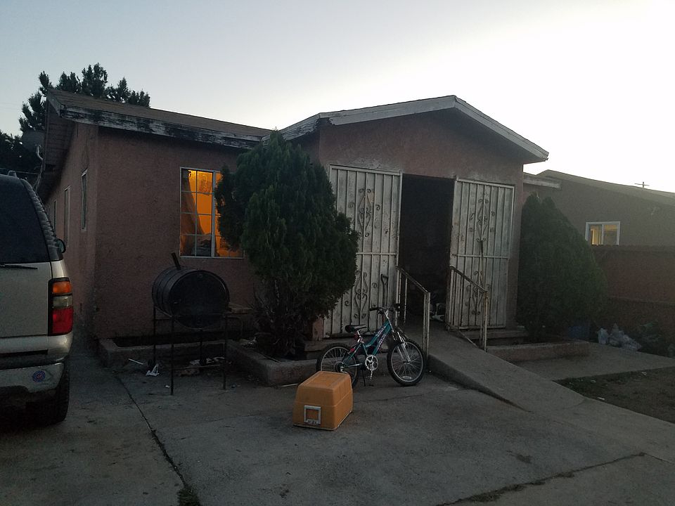 1st image of 634 E 105th St