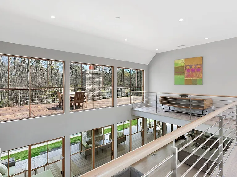 74 Hillside Dr E — Photo 11