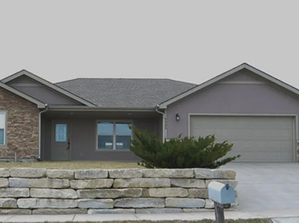 5225 Stone Crest Dr, Manhattan, KS 66503