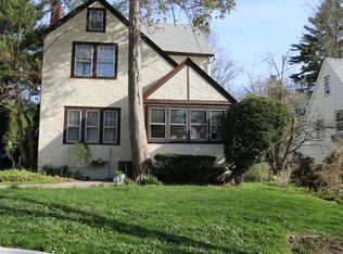 24021 Little Neck Rd, Little neck, NY 11363