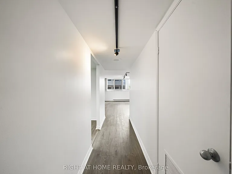 360 Bloor St E #411 — Photo 11