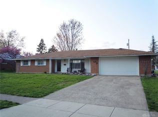 309 Grantham Dr, Englewood, OH 45322
