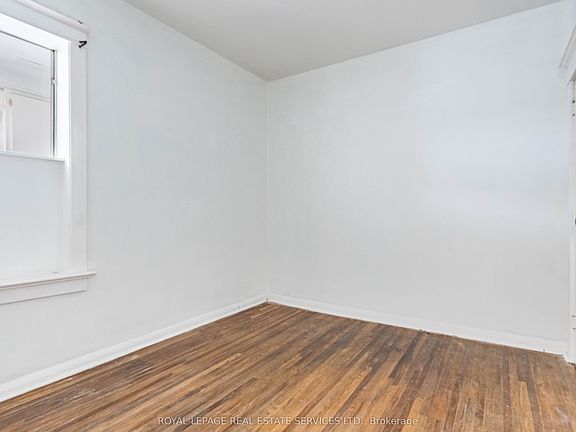 4th image of 740 Lansdowne Ave