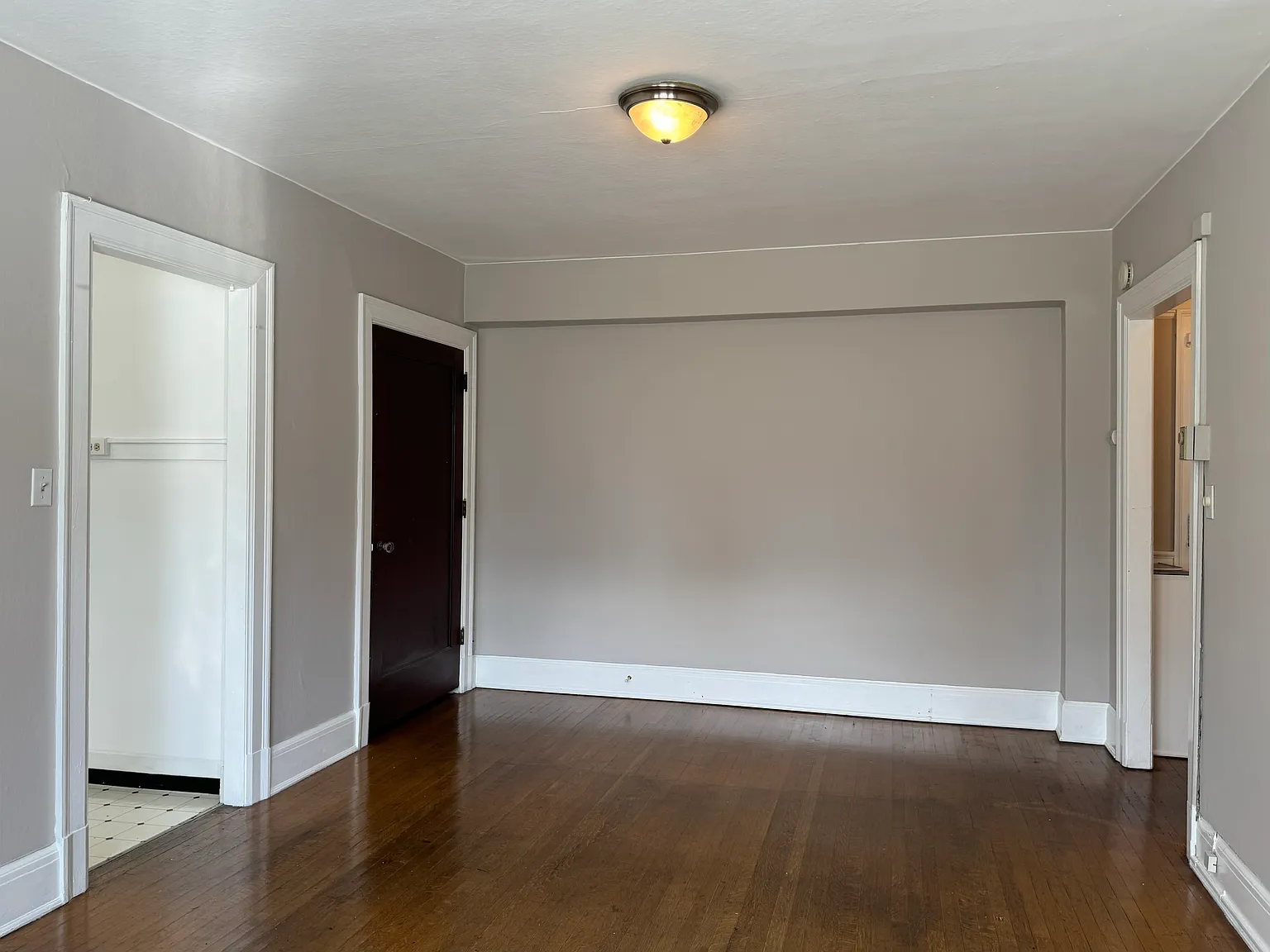 Sherwood Apartments — Photo 3