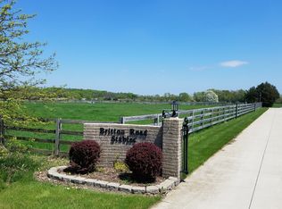 1117 Britton Rd N, Union Grove, WI 53182