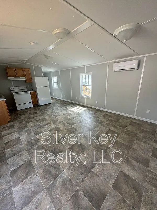 1004 S Jackson St — Photo 4