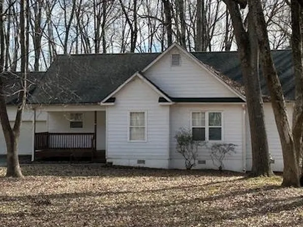 1618 Carriage Hills Dr, Griffin, GA 30224