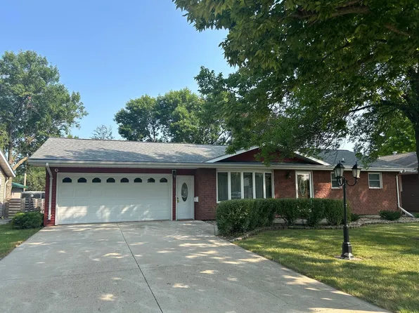 602 N Madison St, Minneota, MN 56264