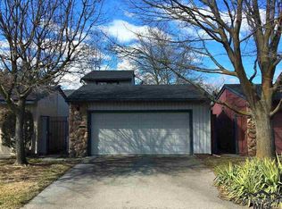 825 N Camelot Dr, Boise, ID 83704