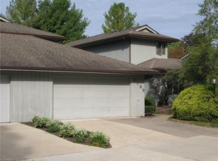 1189 Inverness Ln, Stow, OH 44224