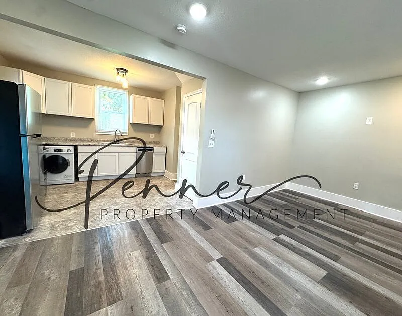 2 bed, 1.0 bath, 1230 sqft, $1,295 — Photo 4