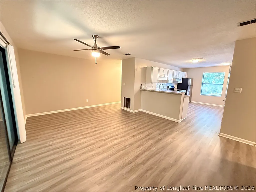 2 bed, 2.0 bath, 1050 sqft, $1,095 — Photo 3
