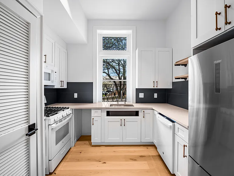 1200 Bolton St — Photo 13