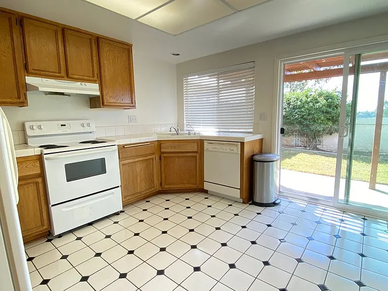8779 Ginger Snap Ln — Photo 5
