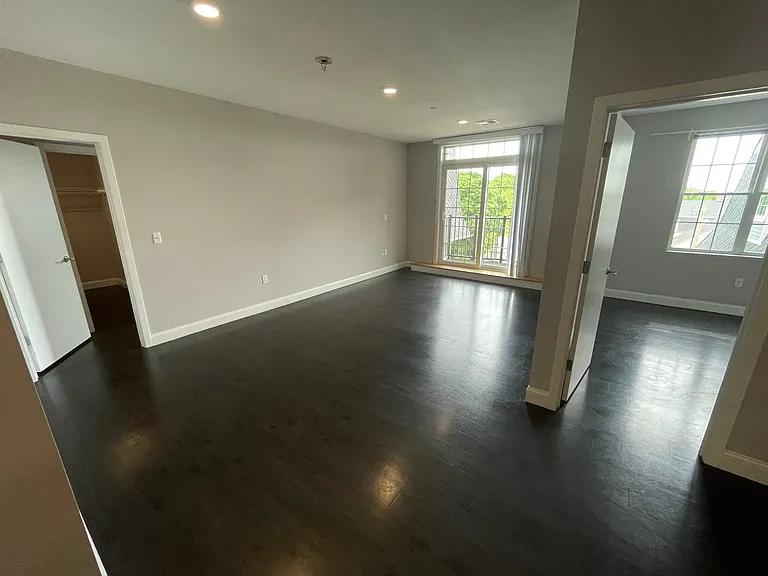 431 River Street — Photo 3