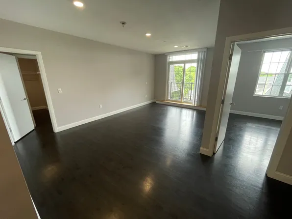 431 River Street, 431 River St #757df9b02, Waltham, MA 02453