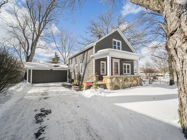 629 N Main St, Chelsea, MI 48118