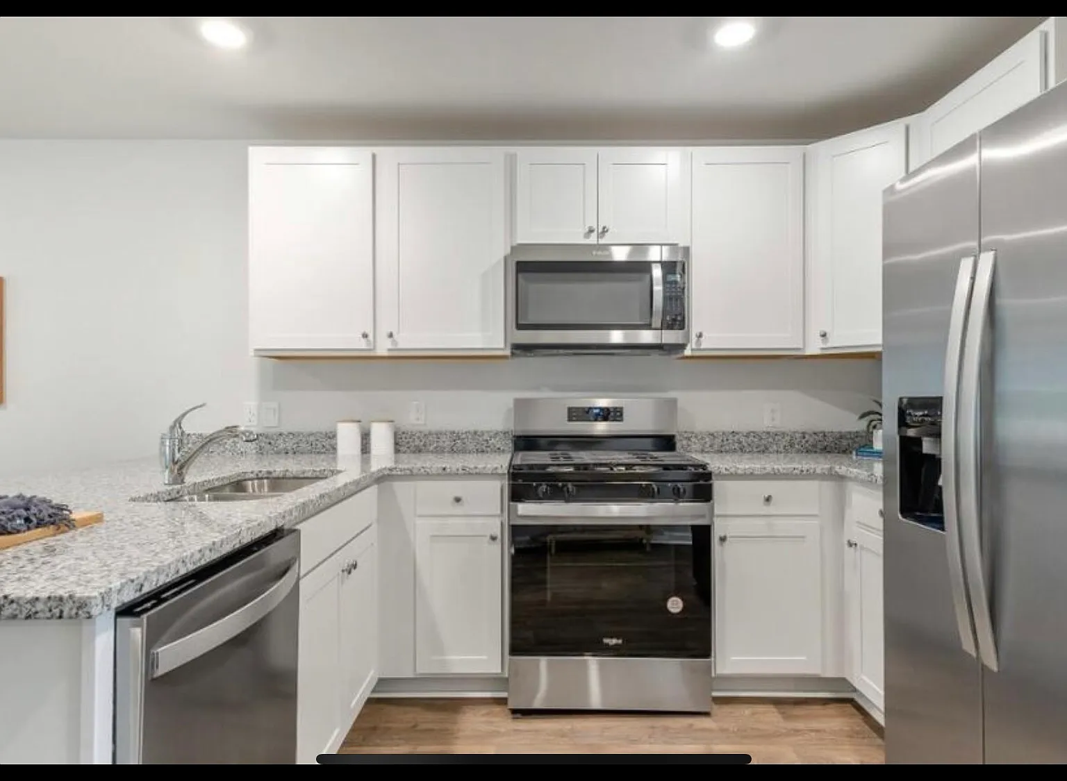 4 bed, 2.5 bath, 1763 sqft, $2,400 — Photo 3
