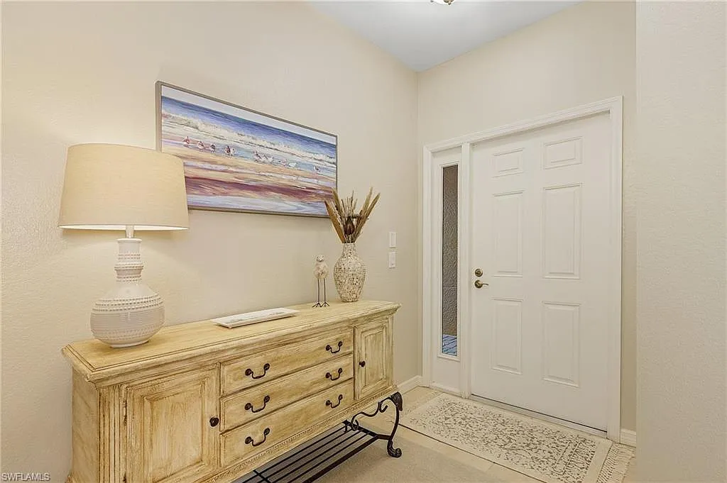 3 bed, 2.0 bath, 1567 sqft, $5,995 — Photo 2