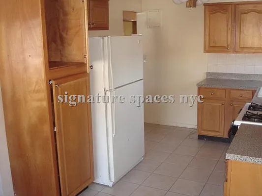Rented by Signature Spaces NYC Corp | media 11