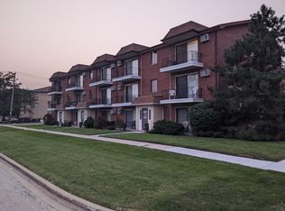 5642 W 107th St, Chicago Ridge, IL 60415