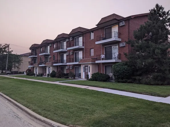 5642 W 107th St, Chicago Ridge, IL 60415