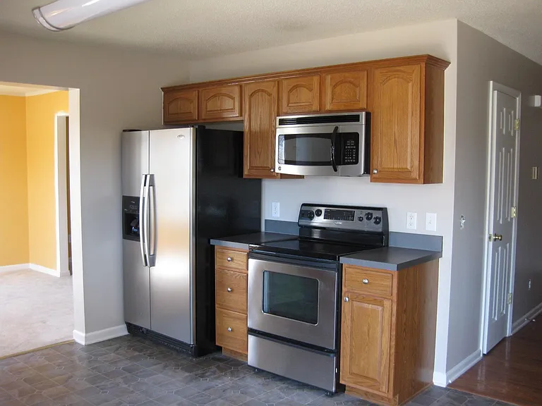 3010 Canterbury Park Ct — Photo 3