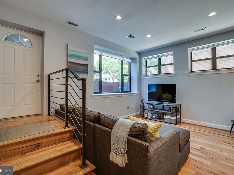 1210 V St NW #1 — Photo 3