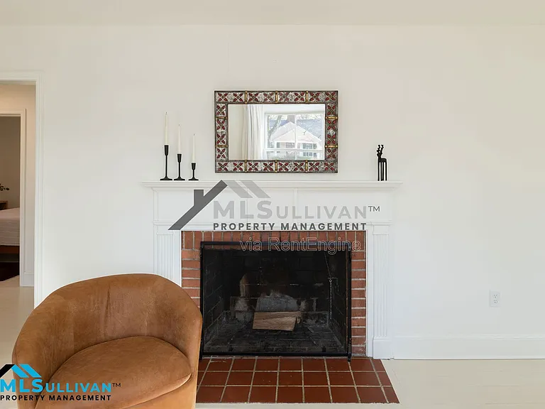 1803 Hillcrest Dr — Photo 5