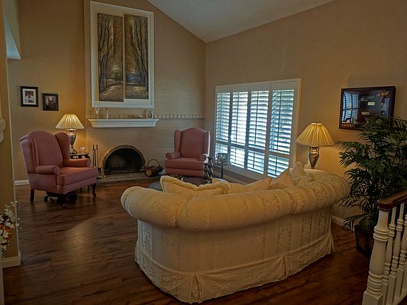 3rd image of 15250 Lotusgarden Dr