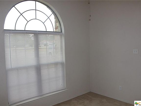 2nd image of 204 Viola Dr