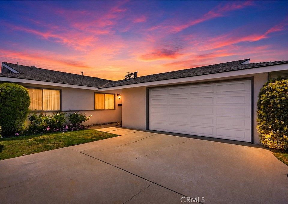 1st image of 2113 Amelia Ave