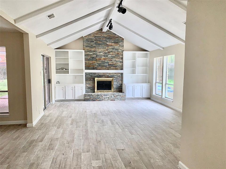 1st image of 8014 Hurst Forest Dr