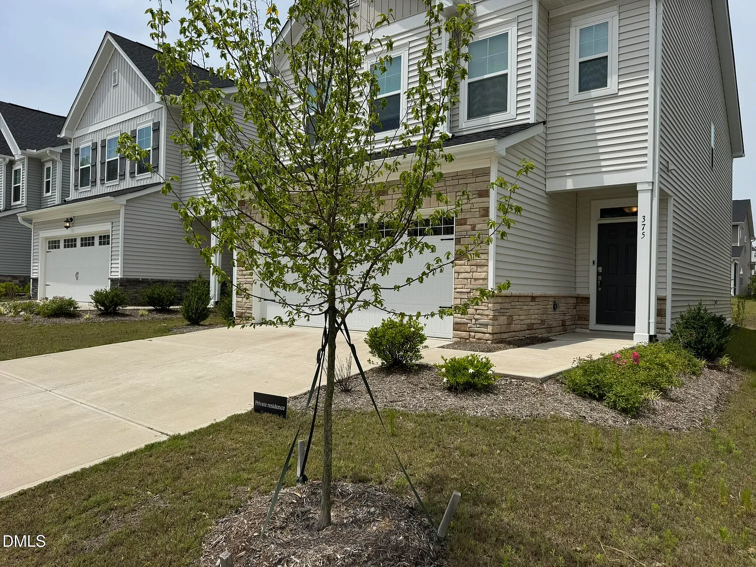 3 bed, 2.5 bath, 2000 sqft, $2,145 — Photo 3