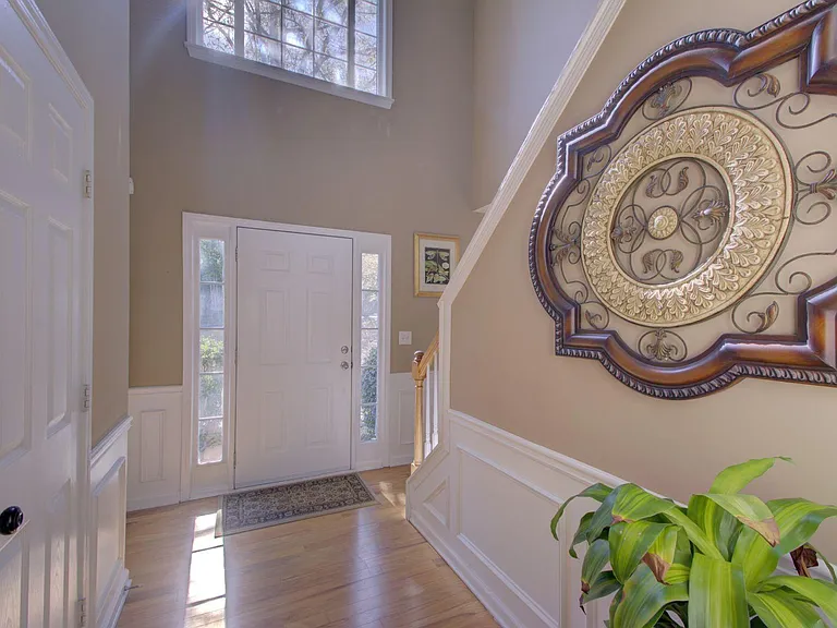 2820 Northcliff Dr — Photo 5