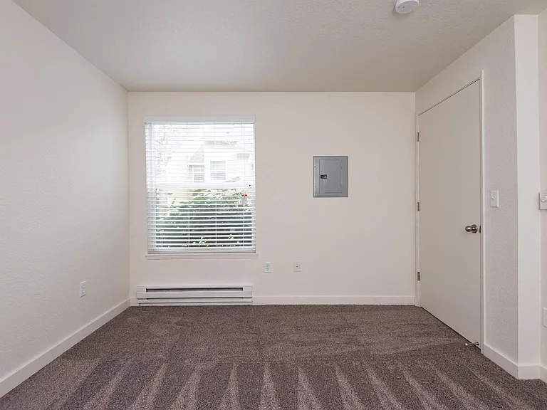 Courtside Apartments — Photo 3