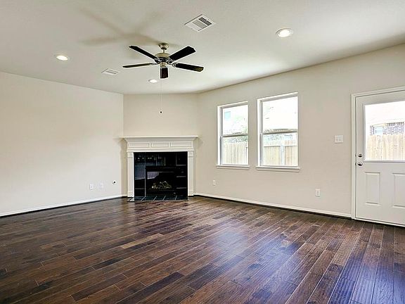5th image of 304 Stockport Dr