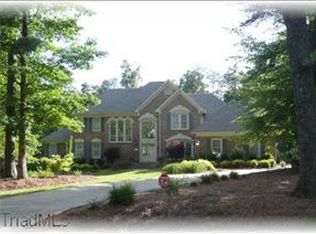 1008 Shallowford Ln, Yadkinville, NC 27055