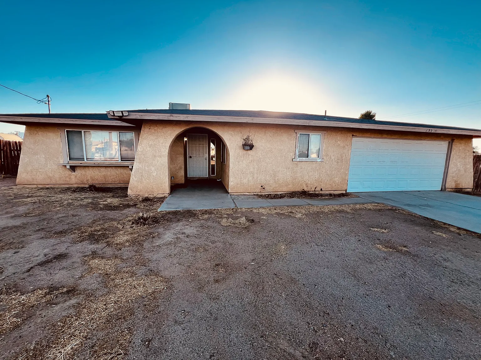 3 bed, 1318 sqft, $1,900 — Photo 1
