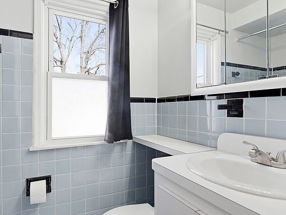 4th image of 2116 Michigan Blvd #2116
