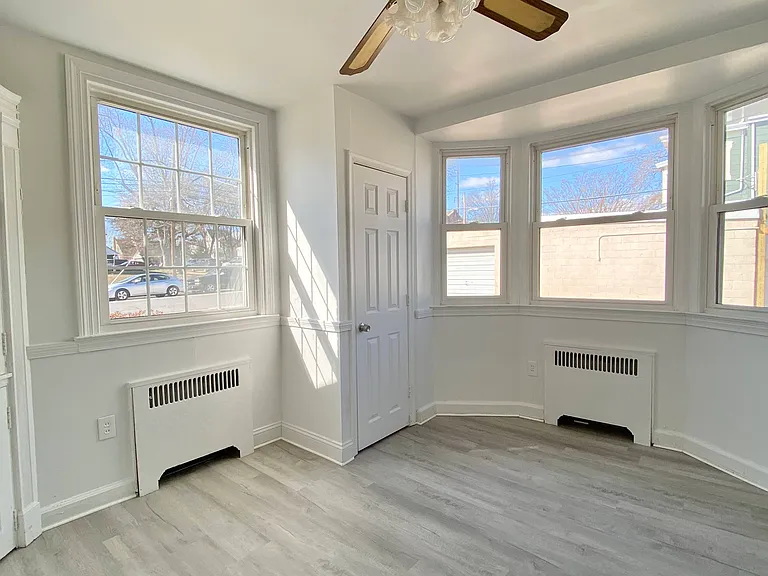 1029 Lafayette Ave — Photo 13