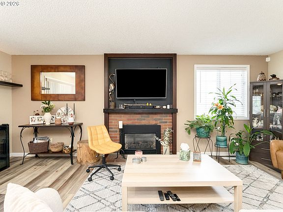 5th image of 2385 NE Juniper Ave
