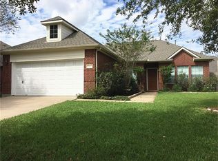 902 Featherbrook Ct, Sugar Land, TX 77479