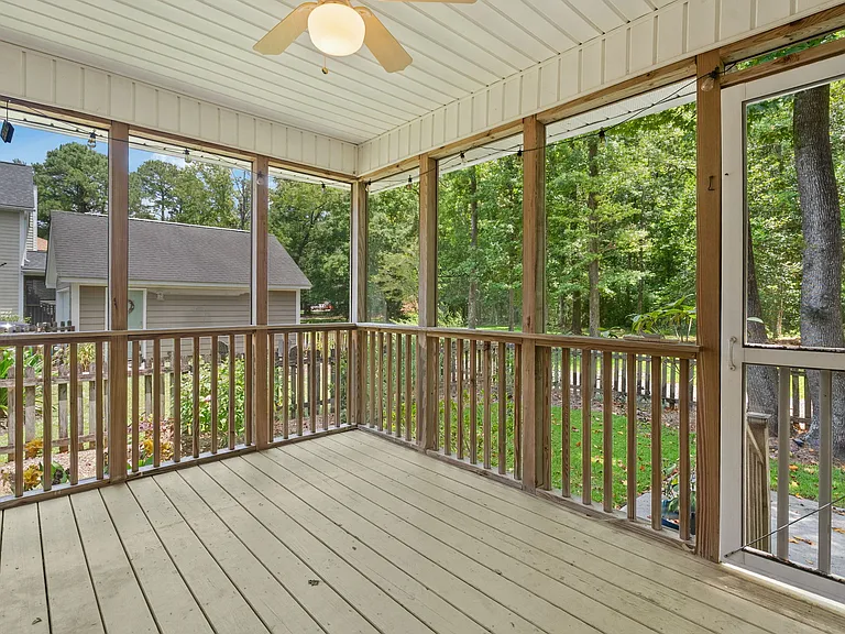 669 Fair Spring Dr — Photo 35