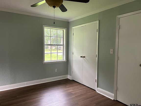 5th image of 209 Lone Star Rd