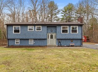 33 Carpenter Rd, Scituate, RI 02825