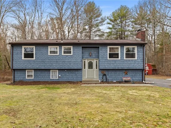 33 Carpenter Rd, Scituate, RI 02825